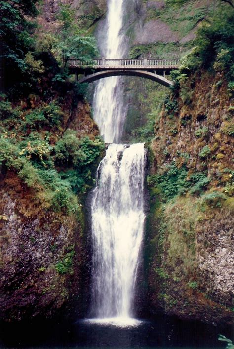 Columbia River Gorge In Oregon Numerous Waterfalls And Beautiful