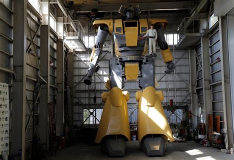 This Engineer Built The Fully Armed Giant Robot Of His Dreams