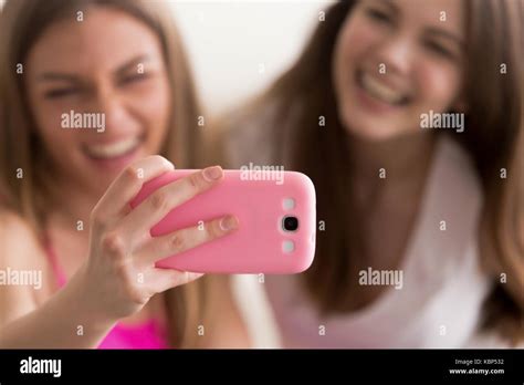 Focus Smartphone Selfie Face Hi Res Stock Photography And Images Alamy