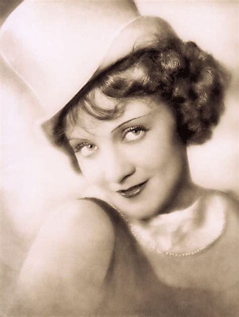 Marlene Dietrich As The Seductive Lola Lola In Der Blaue Engel The