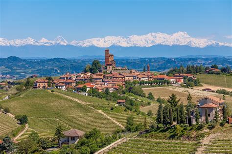 Piemonte divinum barolo the beating heart of the wine growing and production area of langhe. Piedmont and Barolo: Italy's majestic wine country - Vincarta
