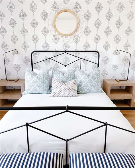 Intricate Designs On Modern Bedroom Wallpaper Soul And Lane
