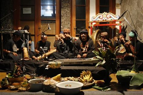 Tajuk bunga atau mahkota bunga (corolla). 17 Manfaat Luar Biasa Belajar Musik Bagi Kehidupanmu