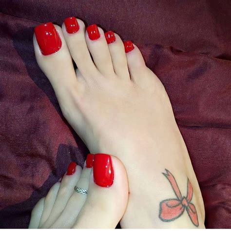 372 Μου αρέσει 9 σχόλια Camfeet 1 στο Instagram Queen Rainha Feet Nails Red