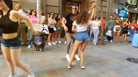 Street Salsa Dancers In Madrid Spain Youtube