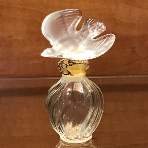 Lalique Perfume Bottle For Nina Ricci Small Collectables Hemswell