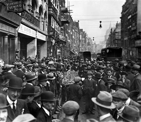 Crowds Outside The Newspaper House Fleet Street 1930 By George