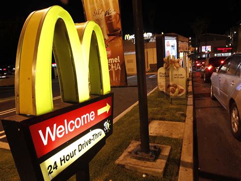 Mcdonald S Is Finally Addressing Its Insanely Long Drive Thru Lines Business Insider
