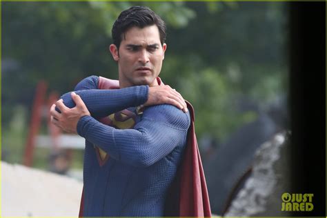 Tyler Hoechlin Films A Big Fight Scene In His Superman Suit Photo 3725996 Supergirl