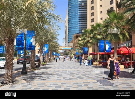Dubai Marina Walk Hi Res Stock Photography And Images Alamy