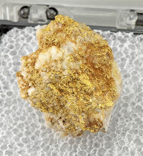 Gold In Quartz Minerals For Sale 3333215