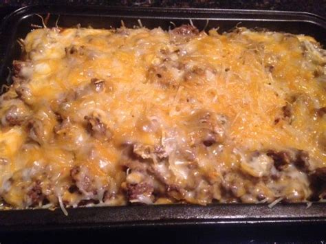 It allows it to soak up more of the egg mixture so it has more flavor. CORNBREAD BEEF TAMALE CASSEROLE * Spices * CHEESE * easy * can use leftover cornbread - Cindy's ...