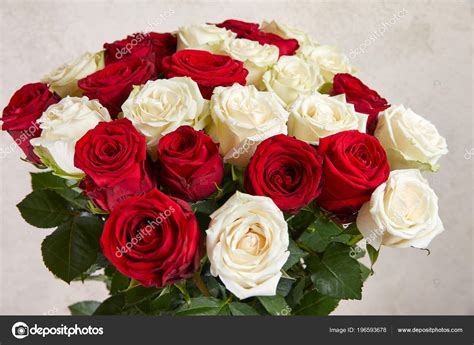 Beautiful Bouquet Red Roses Stock Photo By ©nikolodion 196593678