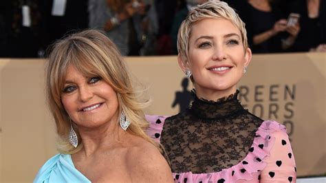 Kate Hudson Reveals Her And Mom Goldie Hawns Favorite Topic Sex