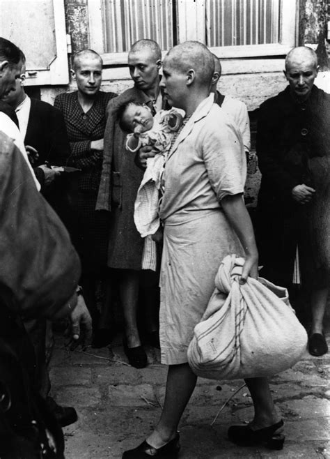 French Female Collaborator Punished By Having Her Head Shaved To Publicly Mark Her 1944
