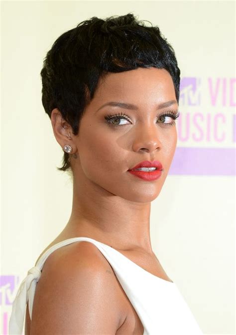 La Coupe Courte De Rihanna Elle A Essayé Un Grand Nombre De Styles