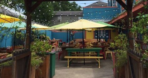 Try These 8 New Orleans Restaurants For A Magical Outdoor Dining