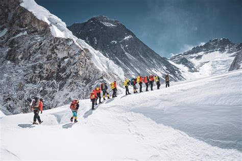 Everest Climbers Push For Summit Explorersweb