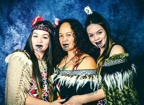 Maori women from New Zealand Whanau Māori culture Maori art Maori face tattoo