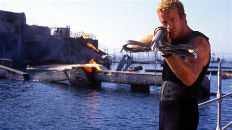 The deep blue sea (2011, сша, великобритания), imdb: Deep Blue Sea (1999) - Alternate Ending : Alternate Ending