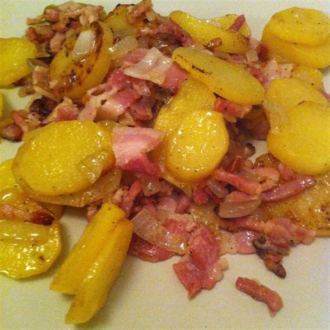 Poêlée Pommes de Terres Oignons Lardons