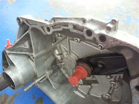 Tukar pin pada panel gear. Proton Savvy Manual Gear Box