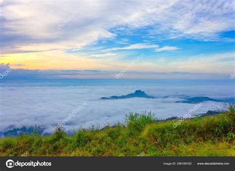 Beautiful Sunrise Mist Phu Tubberk Phetchabun Province Thailand Stock