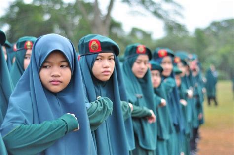 Peranan calon yang terlibat dalam urusan kenaikan pangkat secara tbbk • calon yang terlibattidakperlumemohonmenerusitalian • calon yang terlibatbertanggungjawab : Majlis Pentauliahan Kenaikan Pangkat Lans Koperal dan ...
