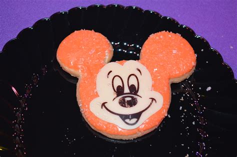 Mickey Mouse Cookie At Disneyland Mickey Mouse Cookies Disney Food