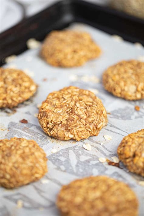 If you're looking for traditional gluten free oatmeal cookies to satisfy a hankering for everyone's second favorite buttery dessert cookie, this is not that recipe! Oatmeal Banana Cookies (3 Ingredients!) - Cooking Made Healthy