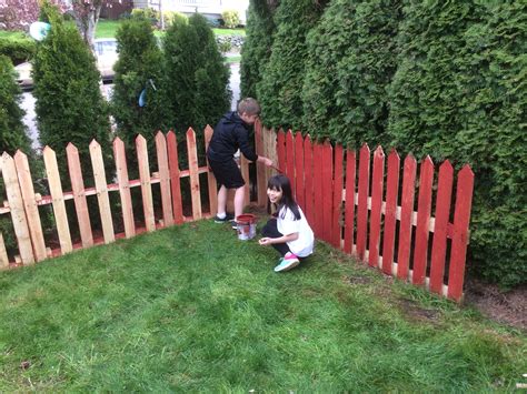 Pallet Picket Fence Great Diy Project Picket Fence Pallet Stain Diy