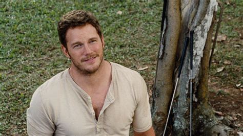 Chris Pratt Is A Dinosaur Whisperer In The First Jurassic World Clip