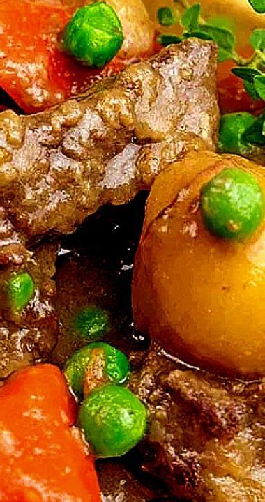 I used only about 1/2 a bottle of wine and. Copycat Cracker Barrel Beef Stew in 2020 | Cracker barrel ...