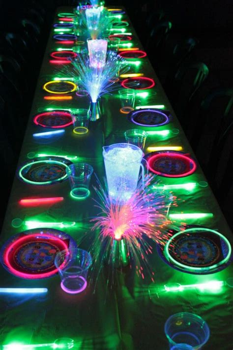 21 Awesome Neon Glow In The Dark Party Ideas