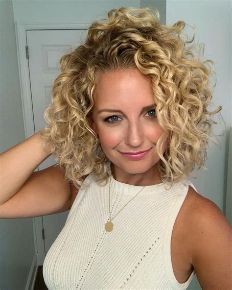 Blonde Curly Hair Ideas Trending In Medium Curly Haircuts