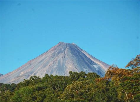 Liliana Active Volcano Seismic Volcanoes Weird And Wonderful Mount