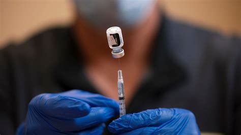 Las Vacunas Contra La Covid Van A Necesitar Refuerzos The New