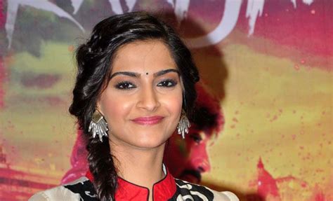 Sonam Kapoor Height Weight Age Affairs And Net Worth Sonam Kapoor Height Sonam Kapoor