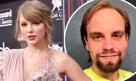 Taylor Swift Gets Restraining Order Against Stalker Who Threatened To