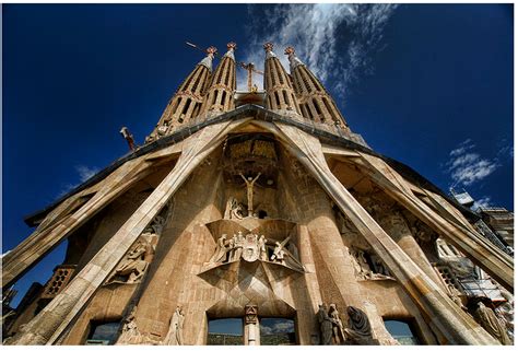 Arthinks Sagrada Familia The Masterpiece By Antoni Gaudi