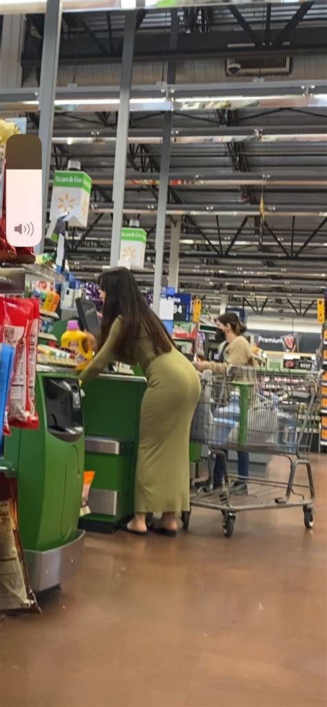 Curved Babe At Walmart Booty Forum
