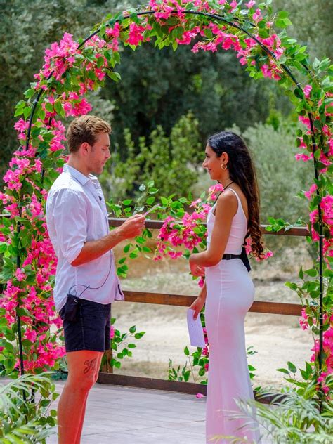 Love Island Couple Lifts Lid On Reality Tvs Dark Side Daily Telegraph