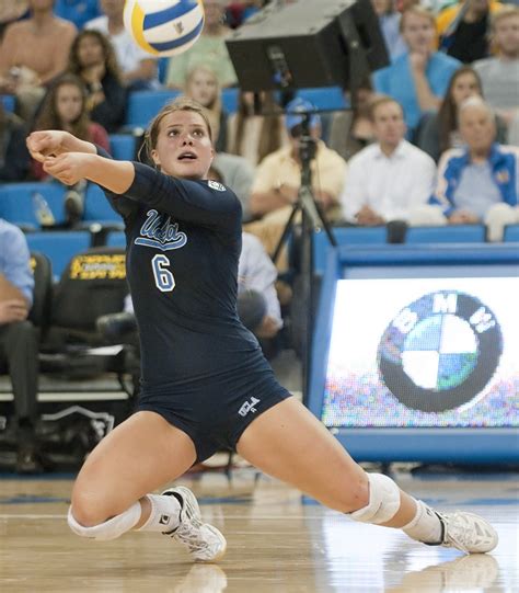 Ucla Womens Volleyball Drops Home Opener In Stanford Sweep Daily Bruin