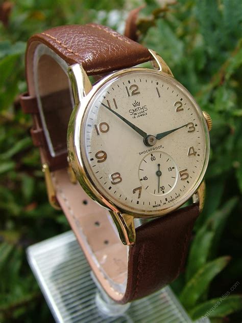 Antiques Atlas - Gents 1950s English 9ct Gold Smiths De Luxe Watch