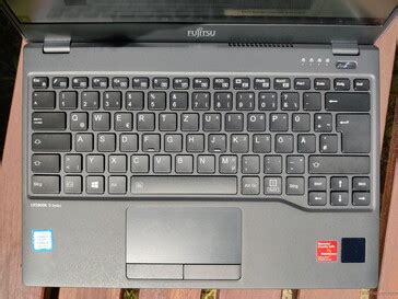 Whiskey lake processors are still used here as well, but according to fujitsu they. Fujitsu Lifebook U939 Laptop Review: A compact business ...