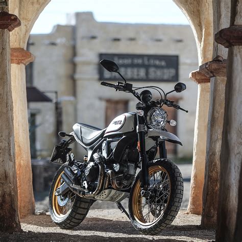 Review Scrambler Ducati Desert Sled Bike EXIF