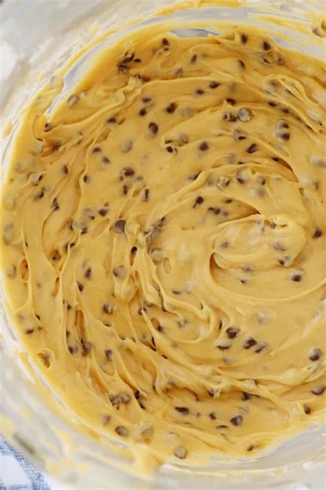 This buckeye dip is quick and easy! Buckeye Dip Recipe {with Cream Cheese) | The Carefree Kitchen