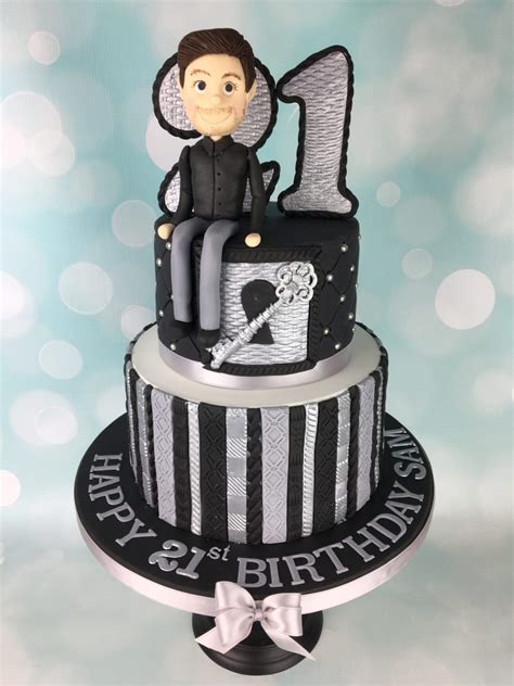 Is there a better reason to throw a party than a 21st birthday? black and silver 21st birthday cake - Mel's Amazing Cakes