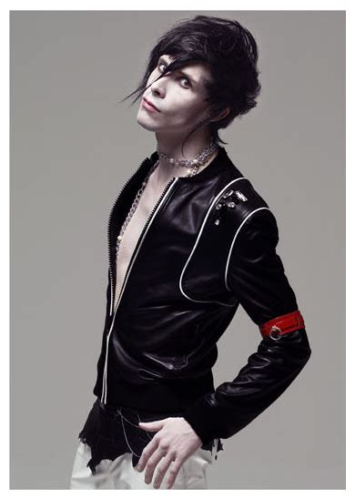 Artikelen in de categorie britse popgroep deze categorie bevat de volgende 126 pagina's, van de 126 in totaal. chris corner - IAMX Photo (12536735) - Fanpop