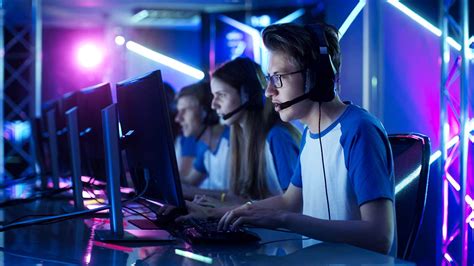 Things To Consider Before Pursuing A Professional Gaming Career